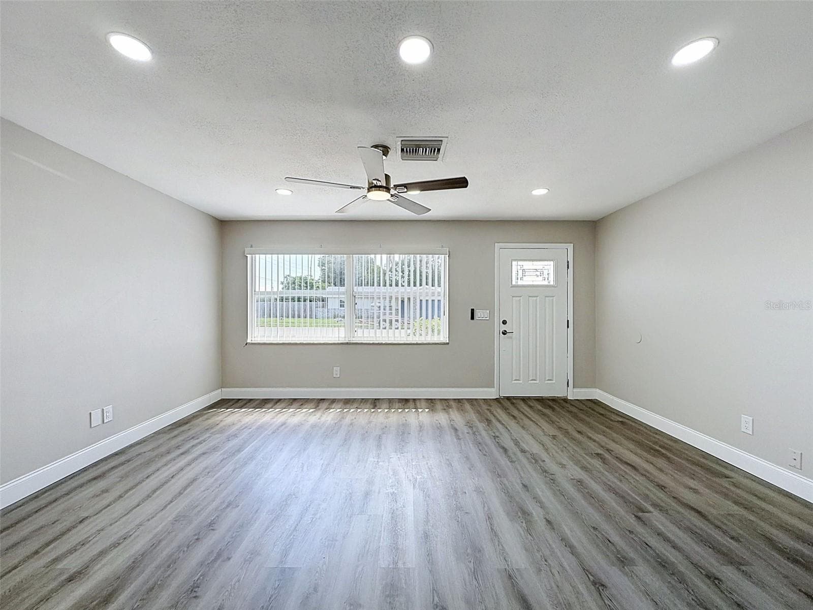 14998 Mockingbird Ln photo 5