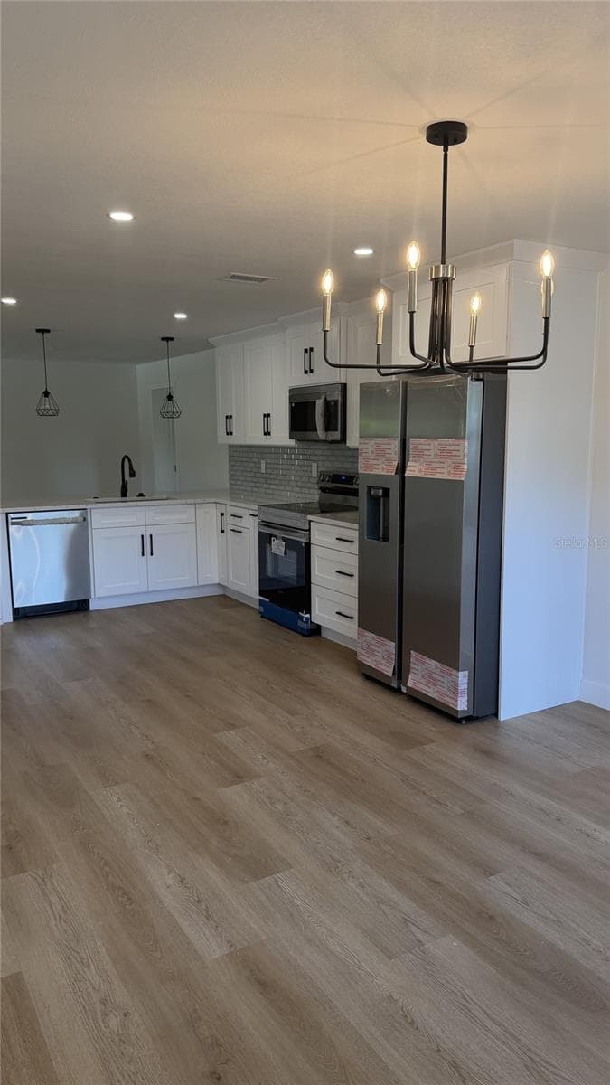 1421 Heather Dr photo 3