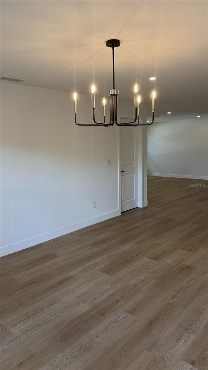 1421 Heather Dr photo 4