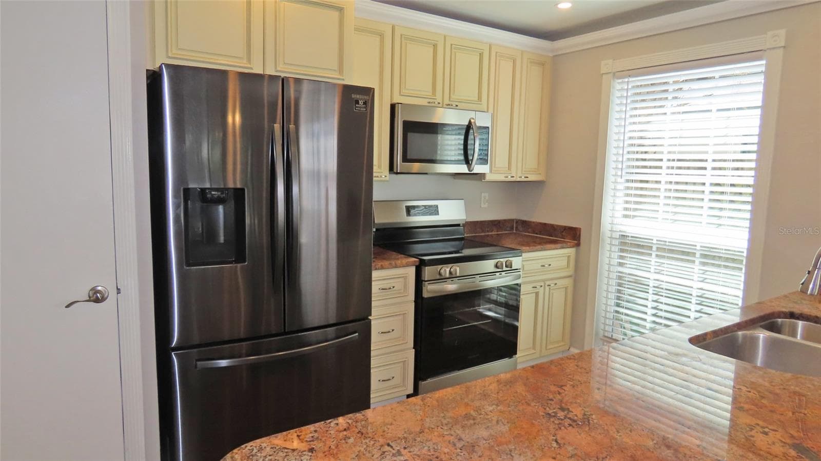 2376 Millwood Ln photo 5
