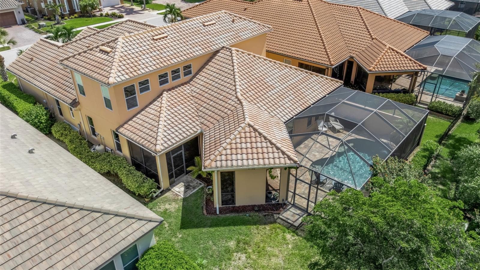 10310 Eastwood Dr photo 4