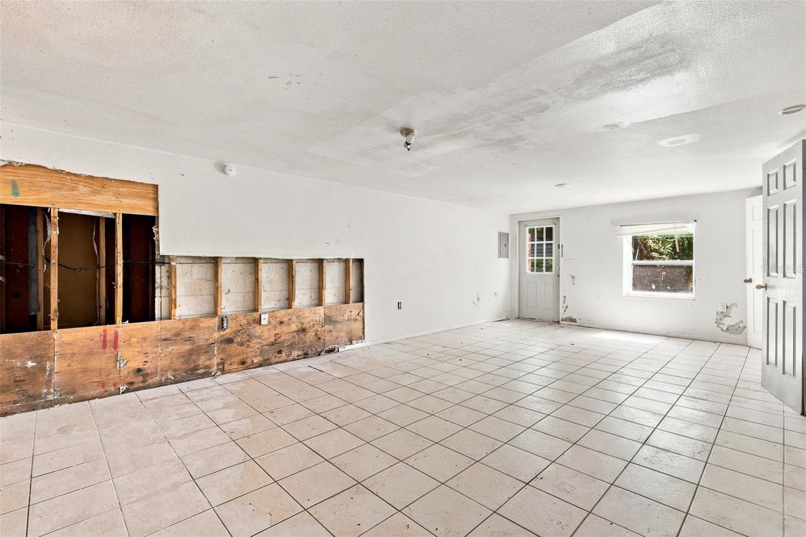 1672 10th St photo 5