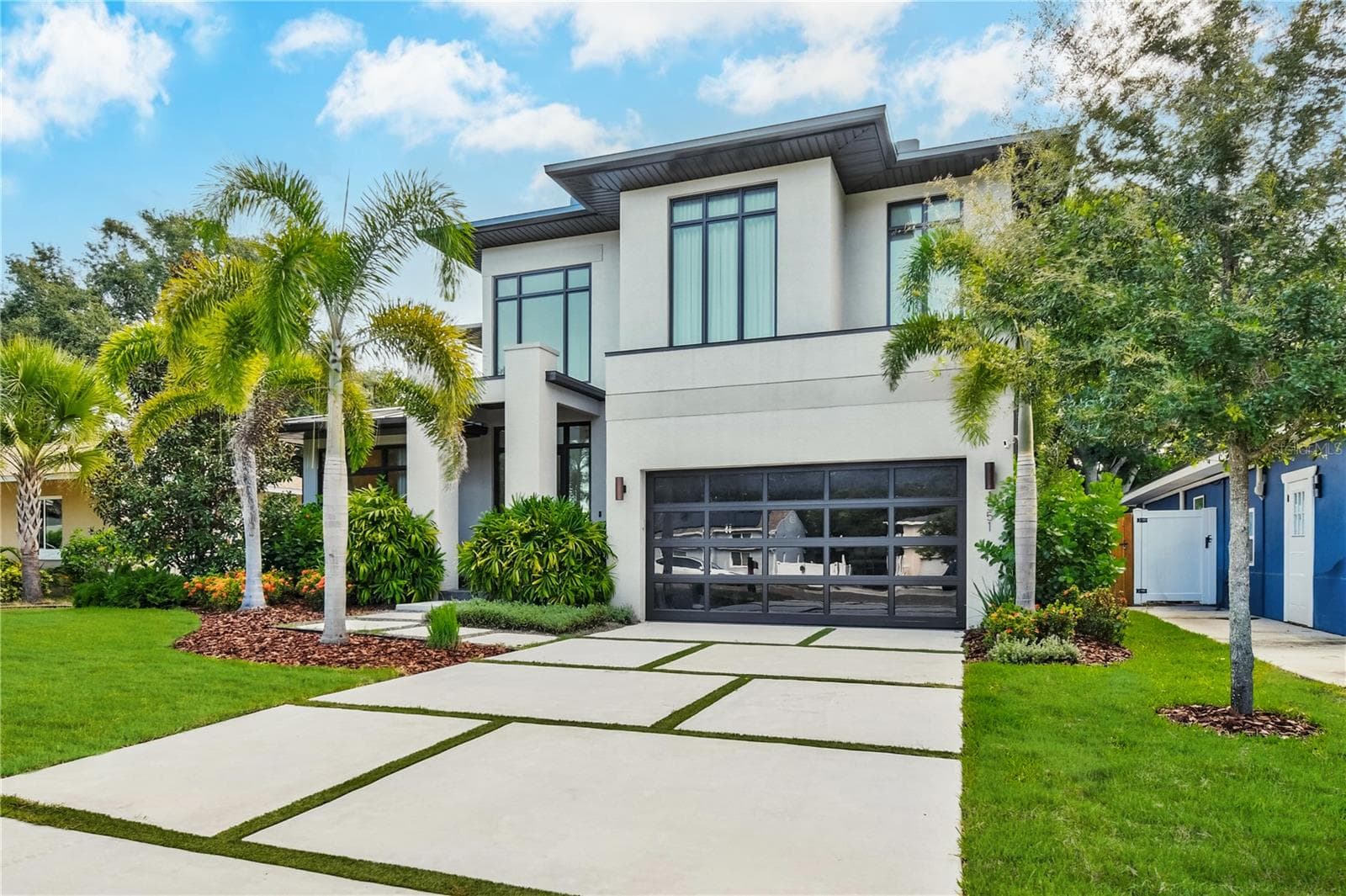 1551 Pasadena Dr photo 3