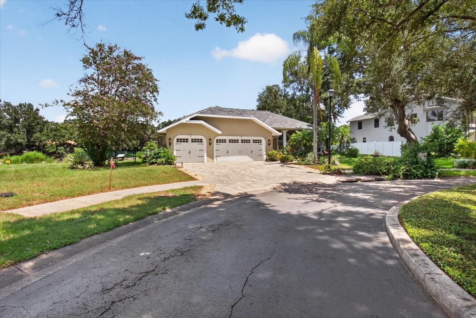8735 Crescent Forest Blvd photo 4