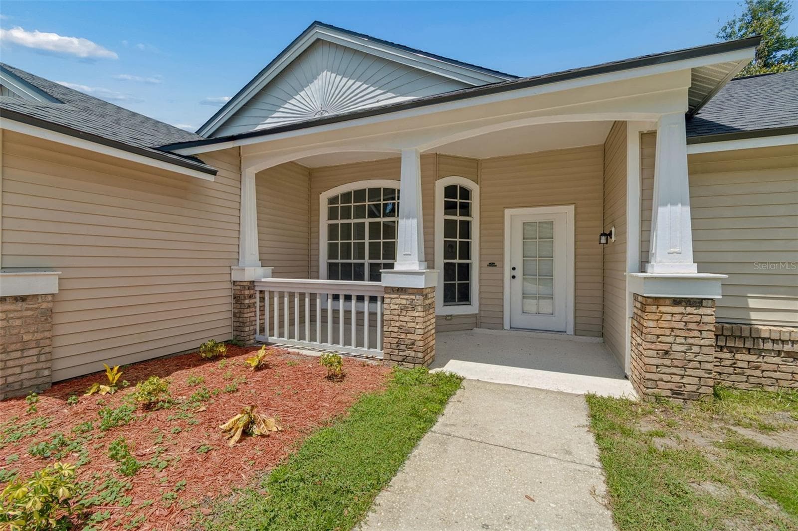 3315 Silverpond Dr photo 2