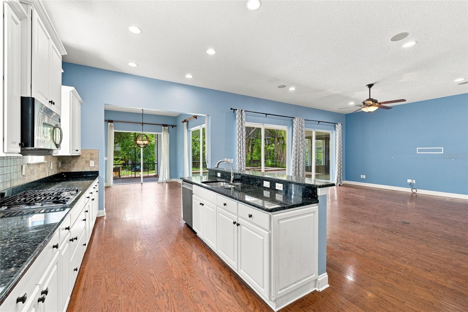 21201 Sky Vista Dr photo 3