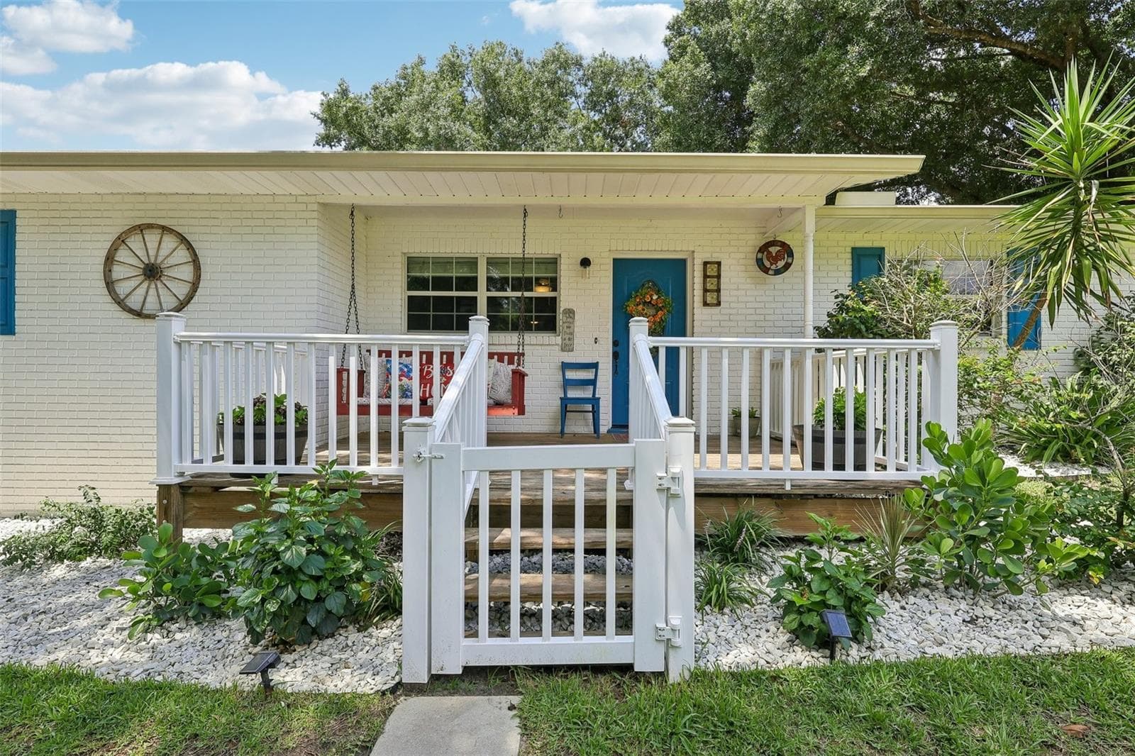 8904 Clayton Ln photo 3