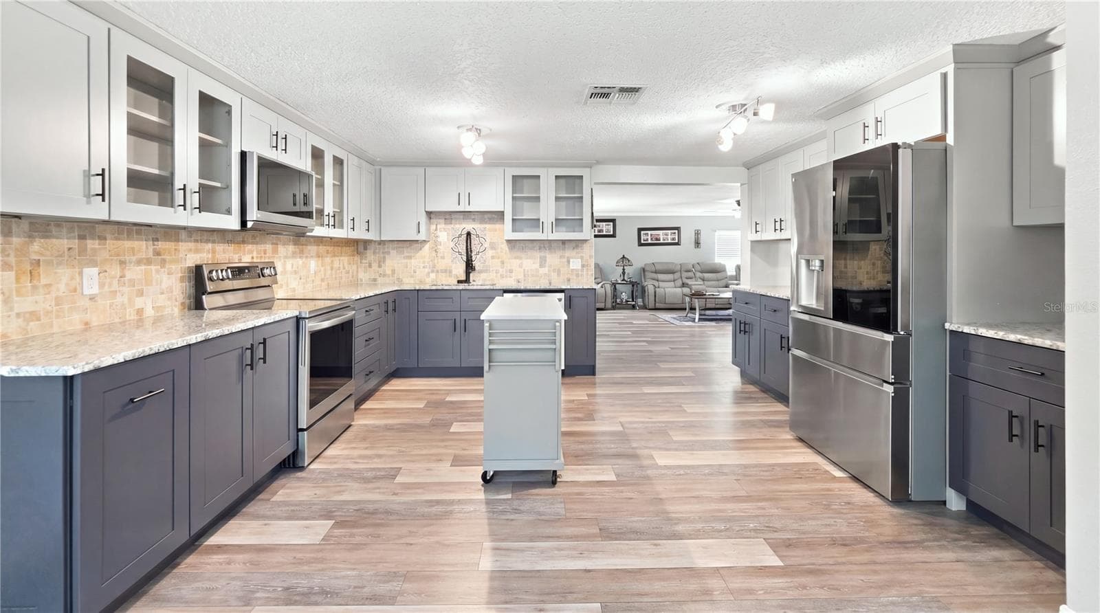 14125 Plum Ln photo 5