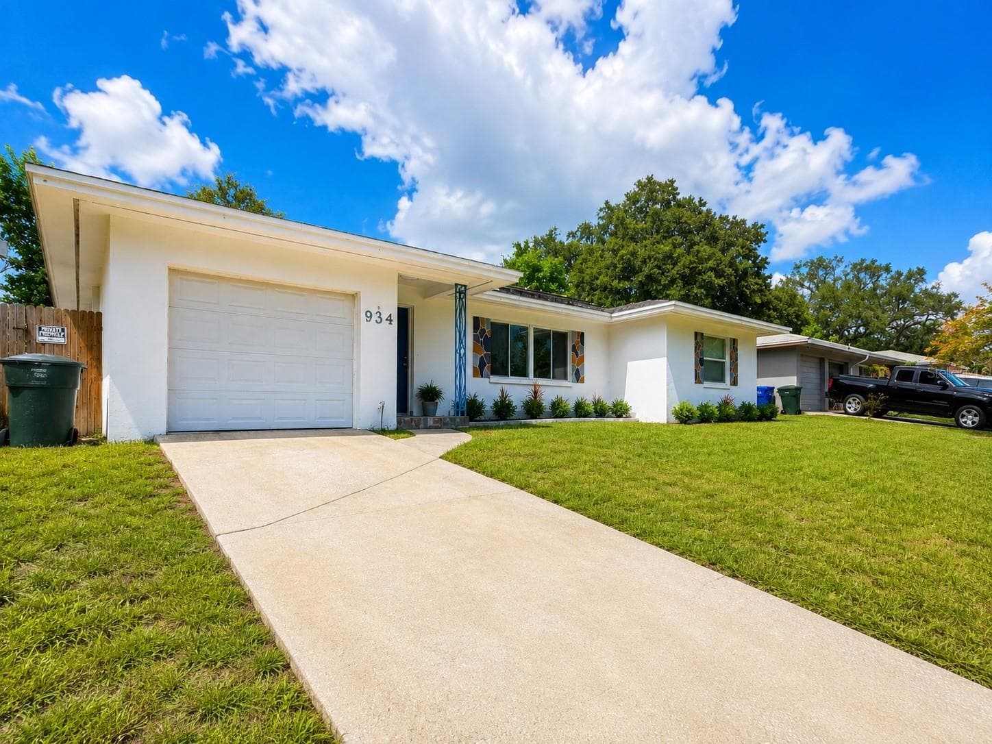 934 Hillwood Dr photo 2