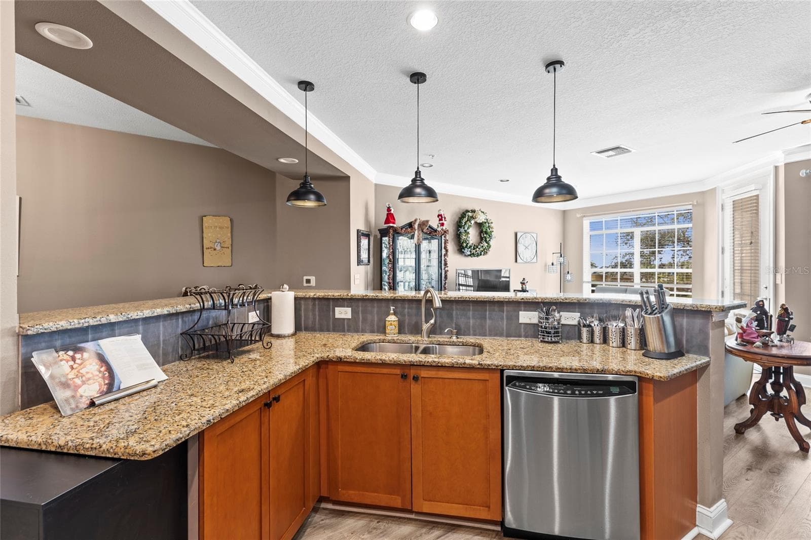 6319 Sunset Bay Cir photo 4