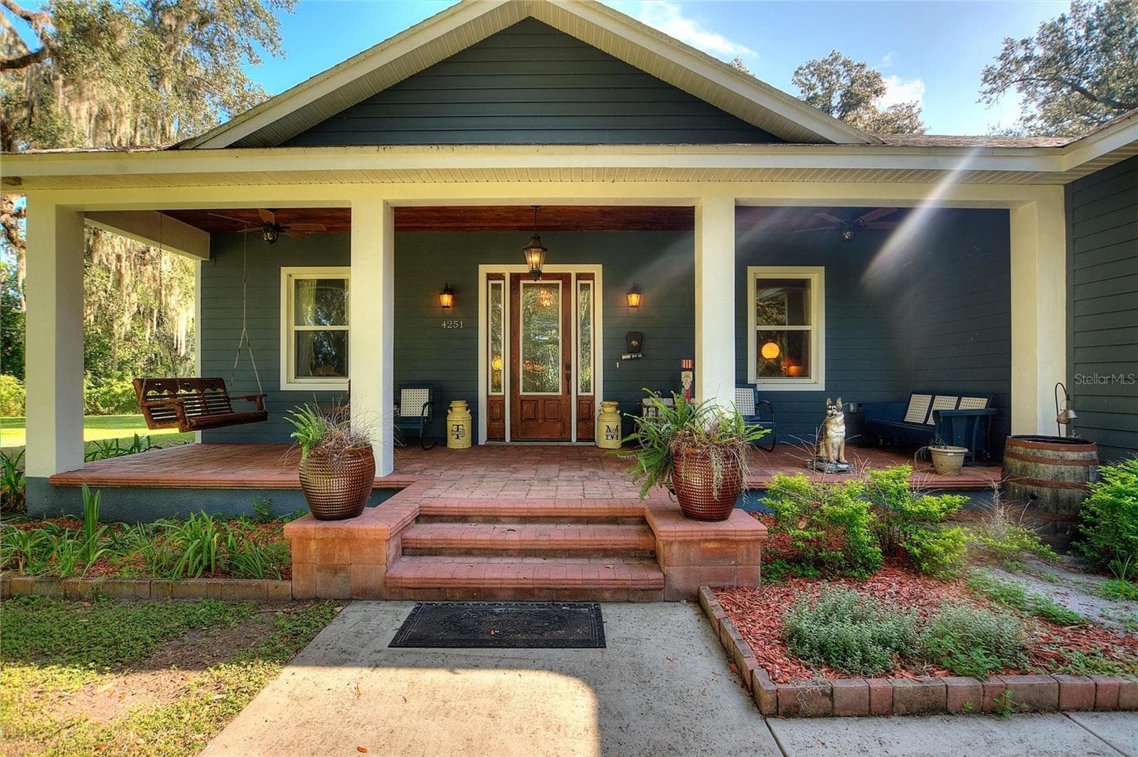 4251 Glenview photo 3