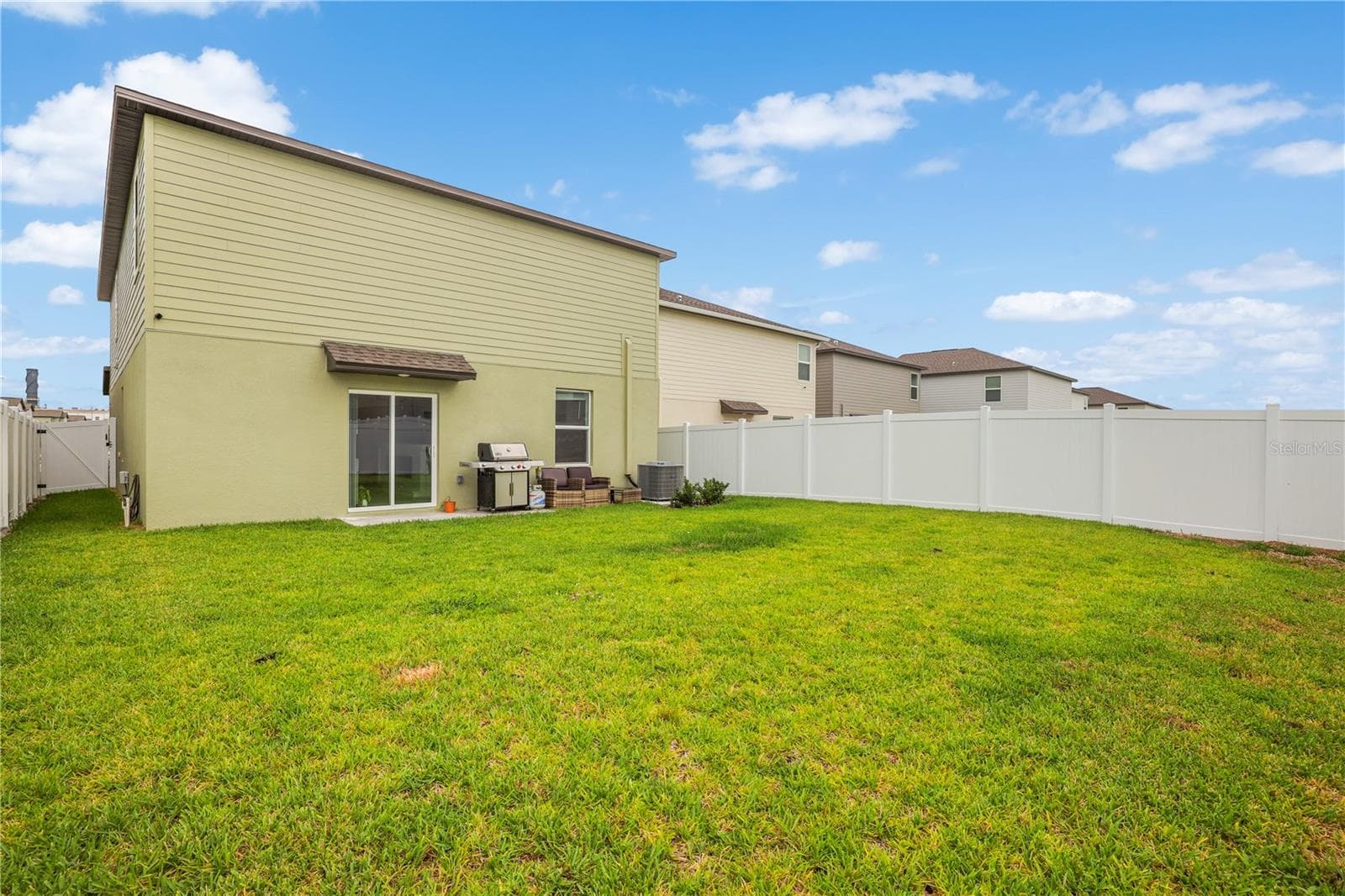 629 Bald Cypress Dr photo 3