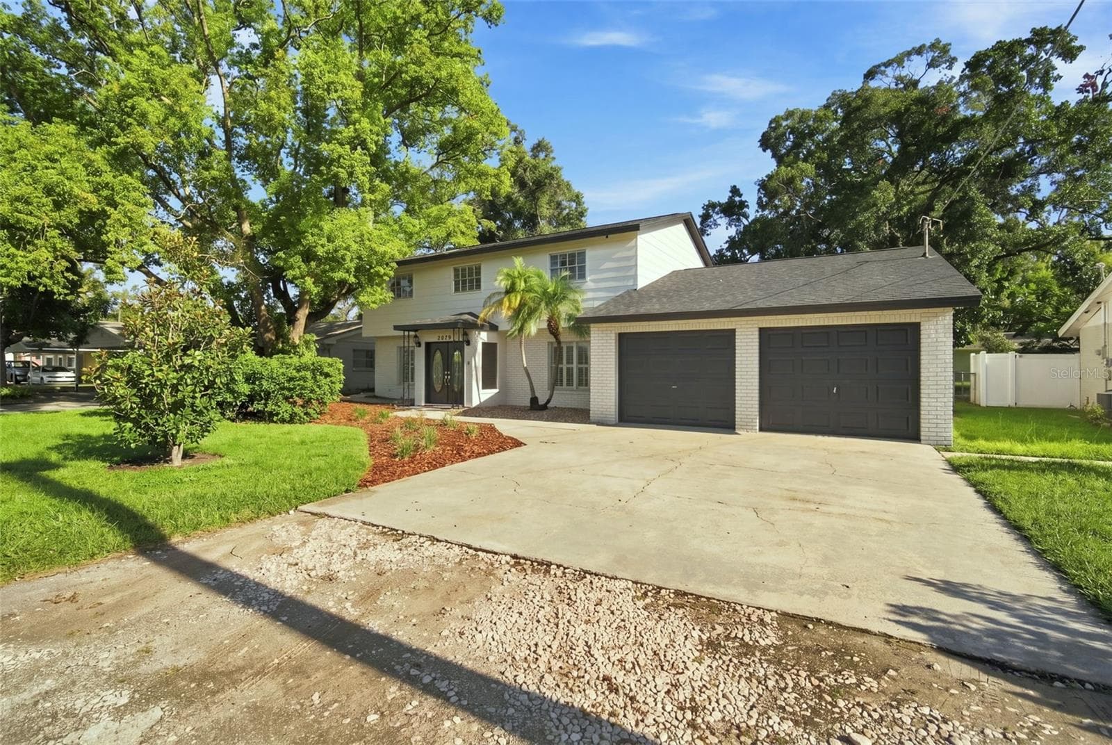 2705 Silver Lake Ave photo 2