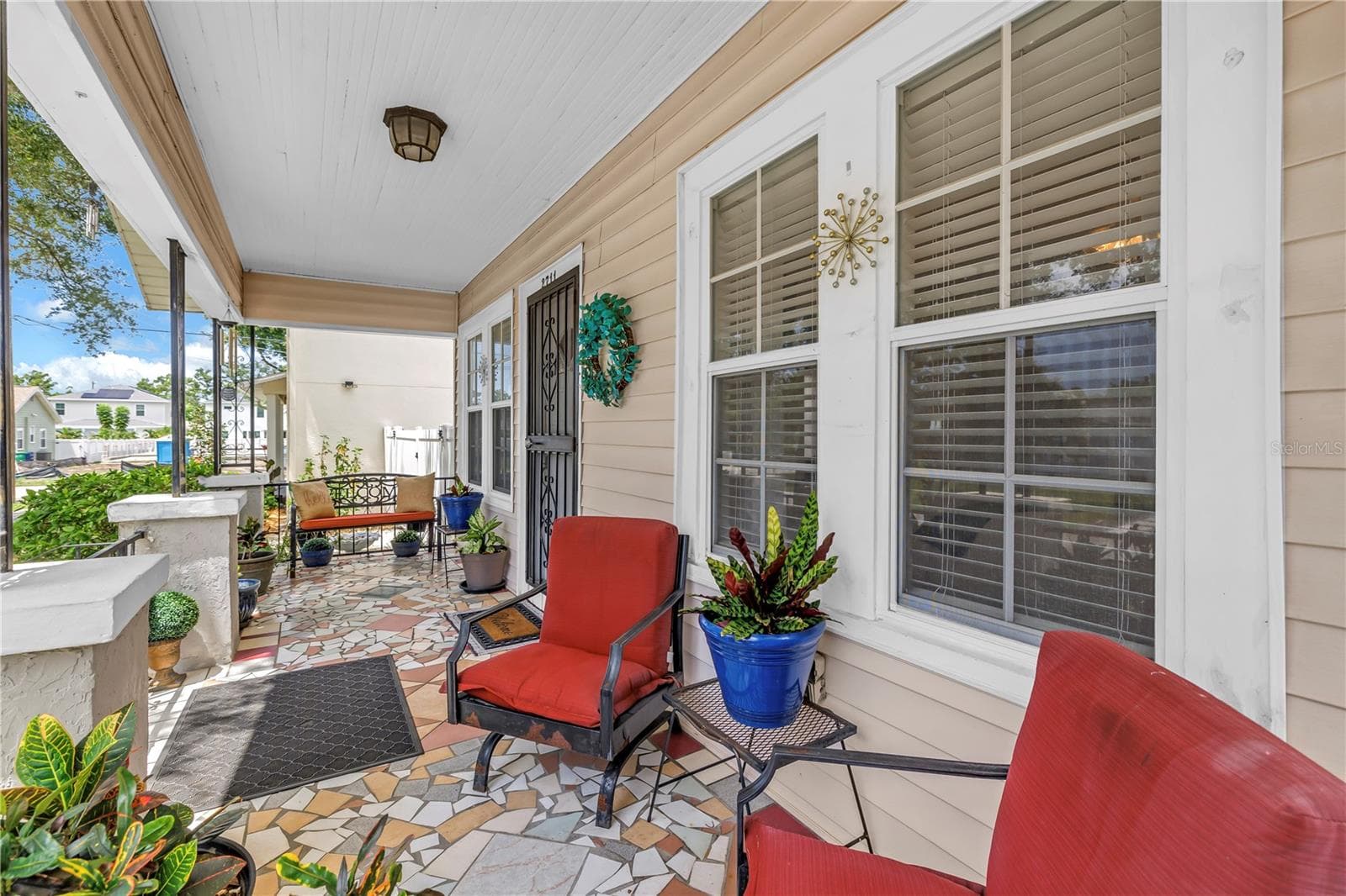 2711 W Fig St photo 2