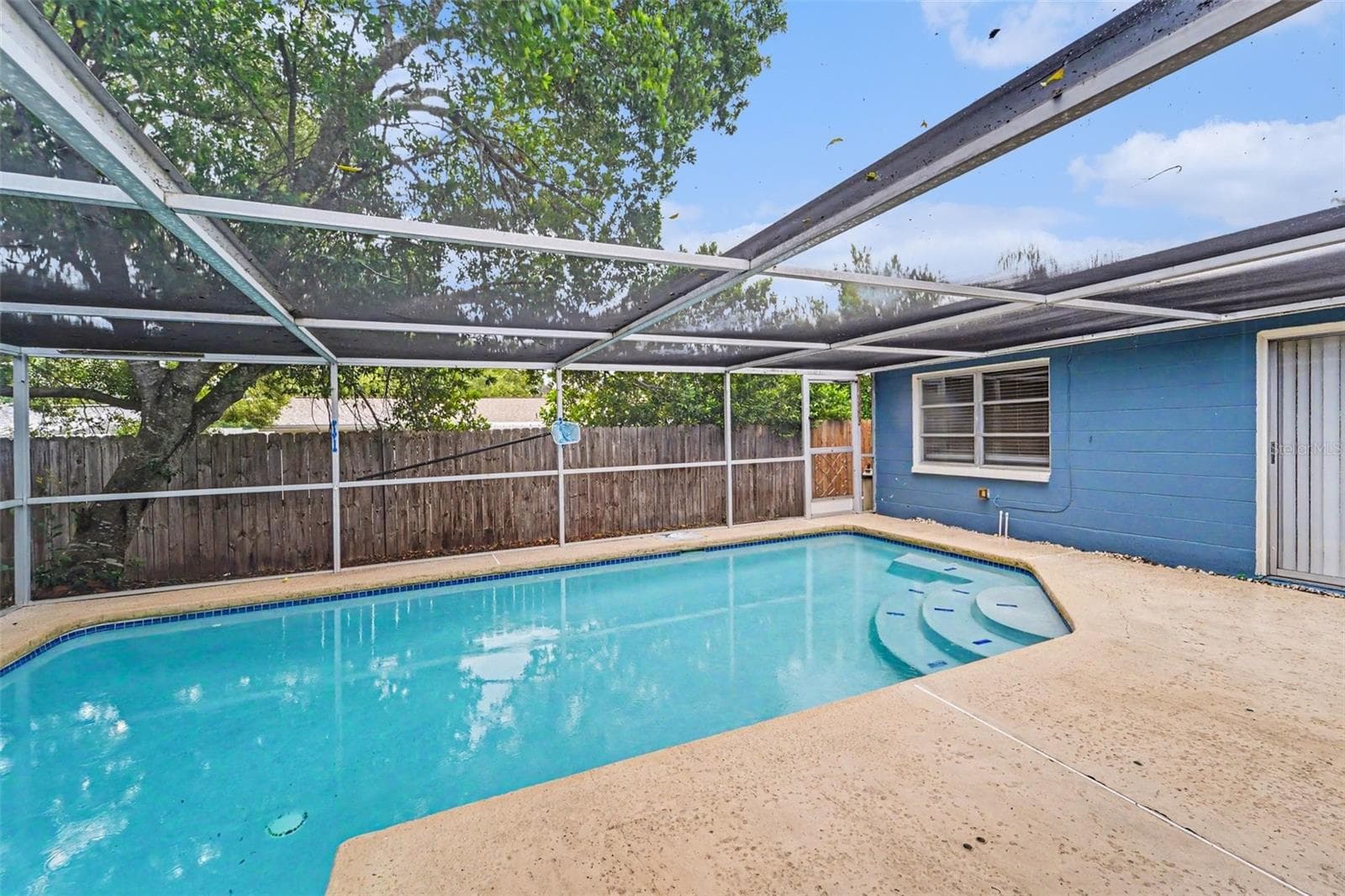 9540 Rainbow Ln photo 3