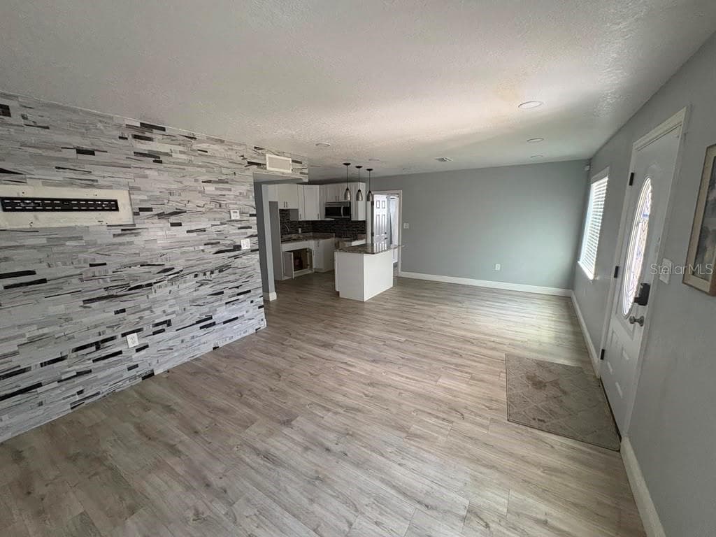 3206 E Emma St photo 3