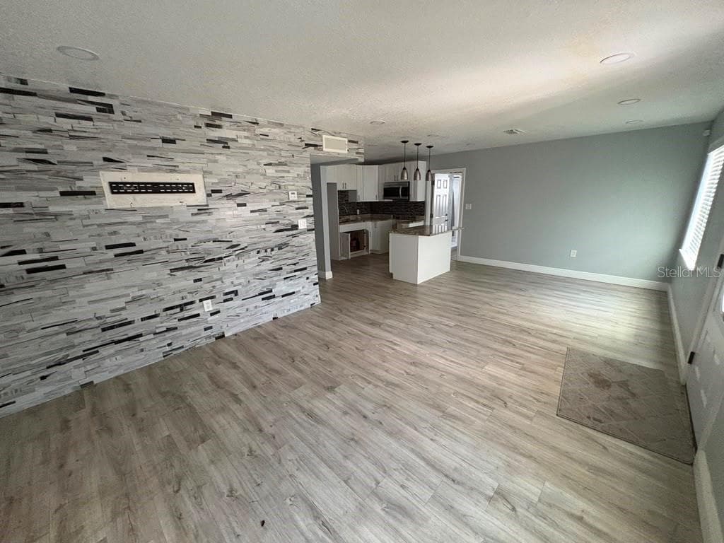 3206 E Emma St photo 4