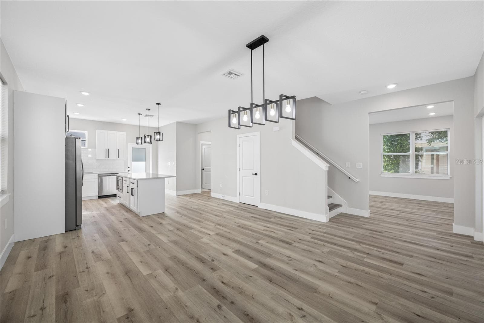 6910 Dartmouth Ave N photo 5