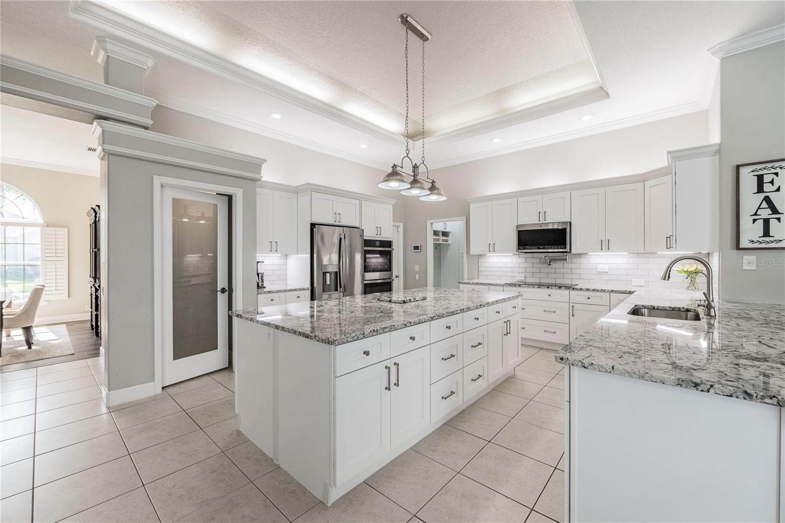 1221 Vista Hills Dr photo 4