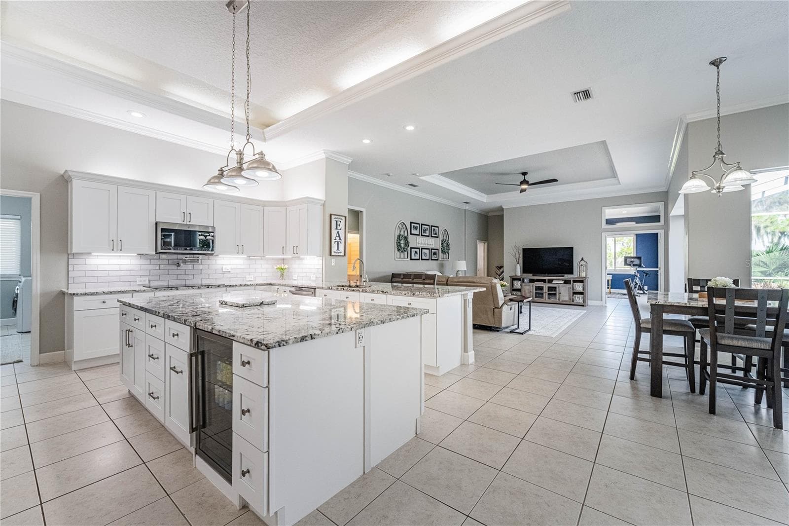 1221 Vista Hills Dr photo 5