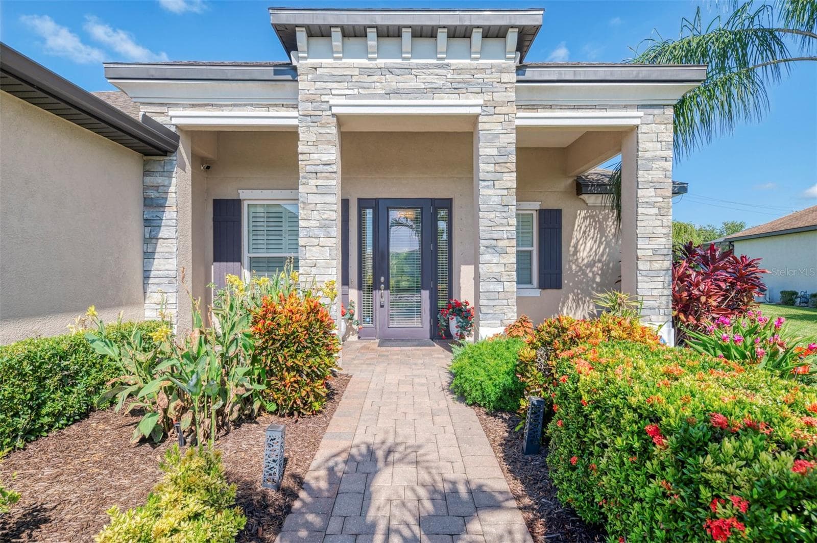708 Rosemary Cir photo 4