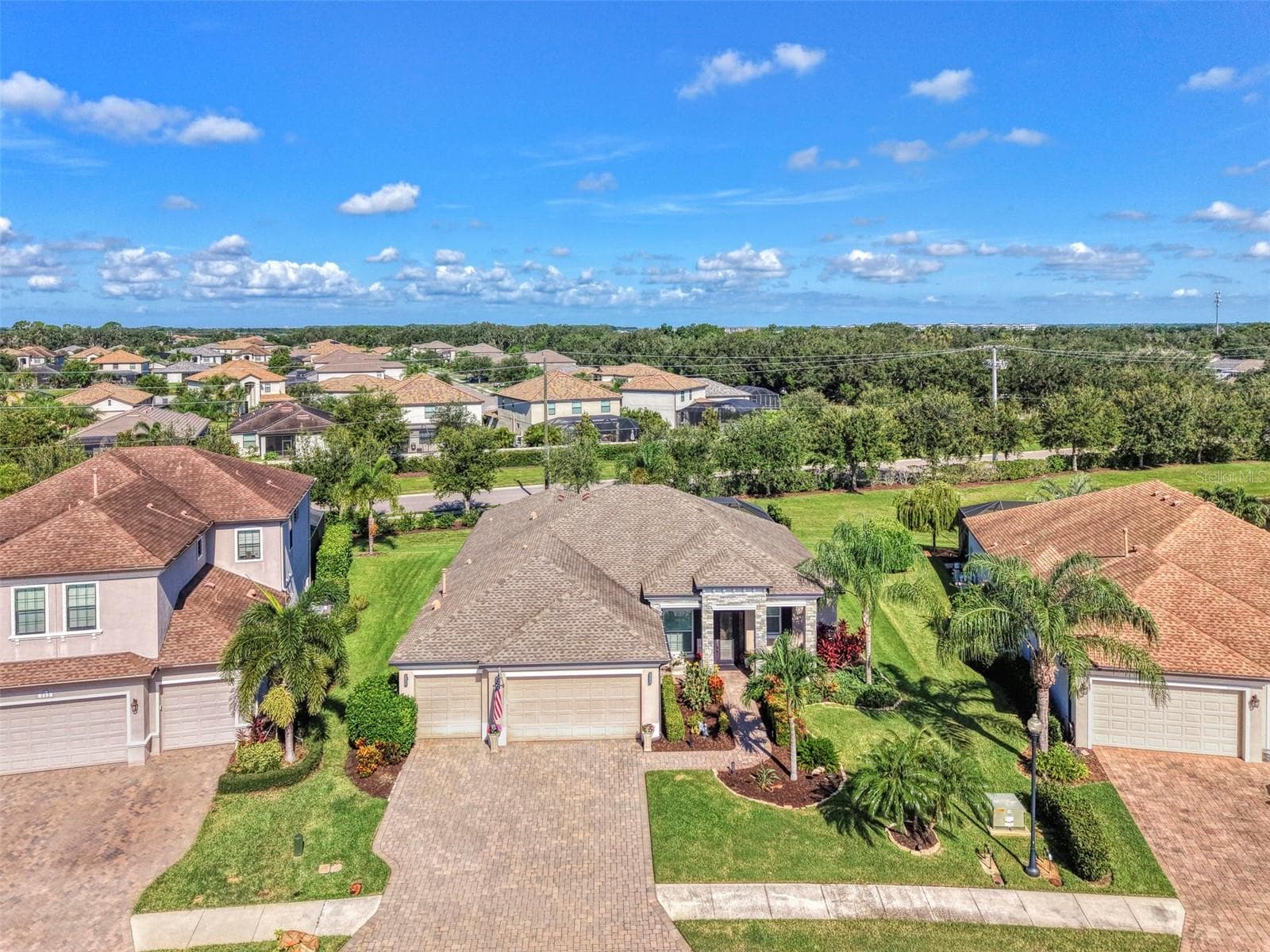 708 Rosemary Cir photo 5