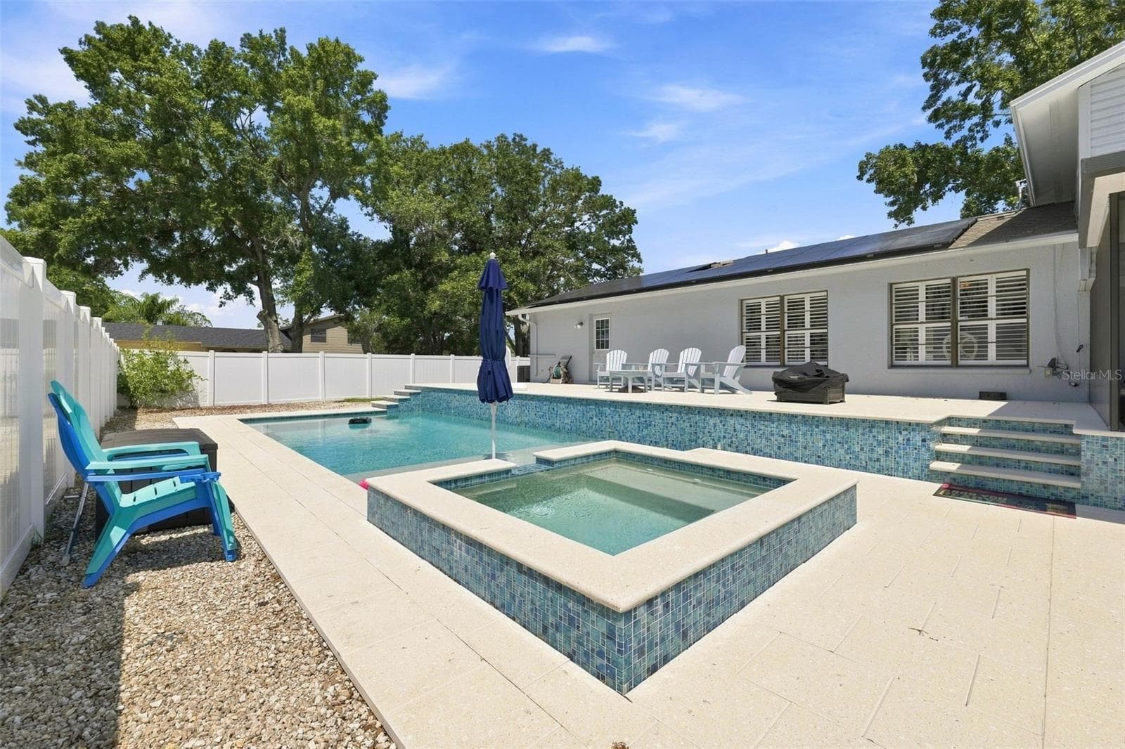 15868 Country Lake Dr photo 3