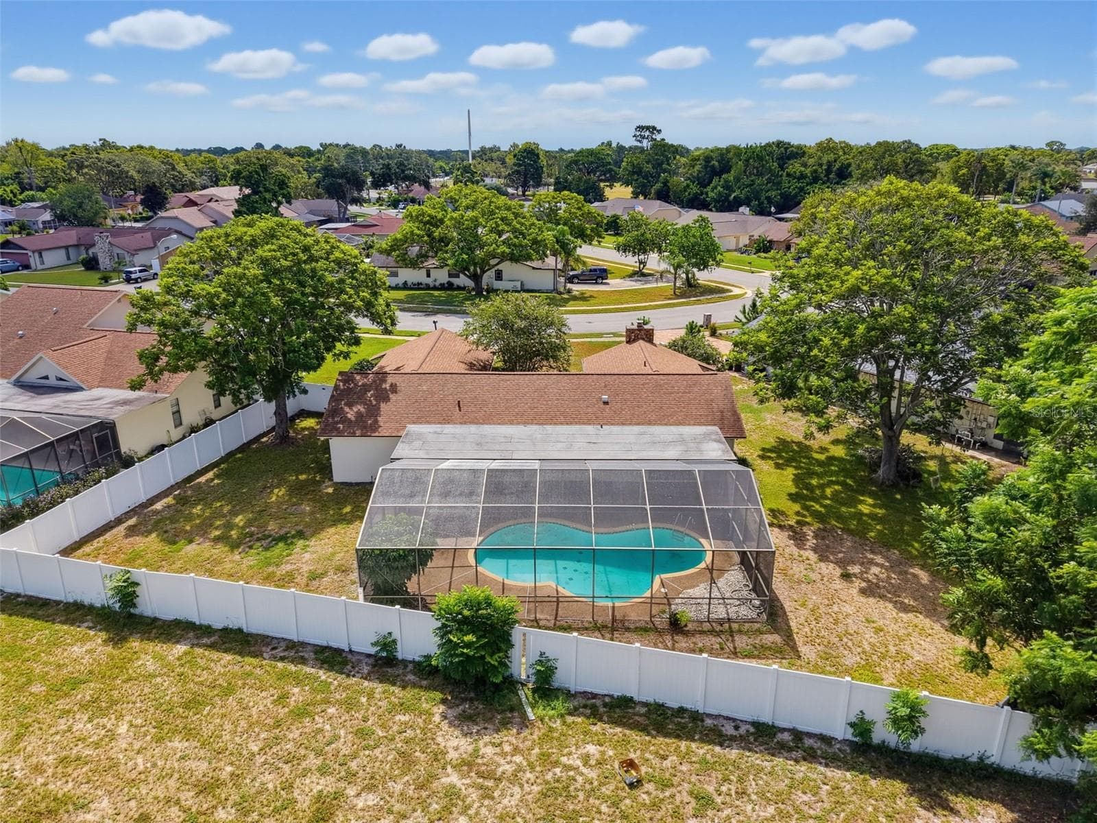 13241 Hillwood Cir photo 2
