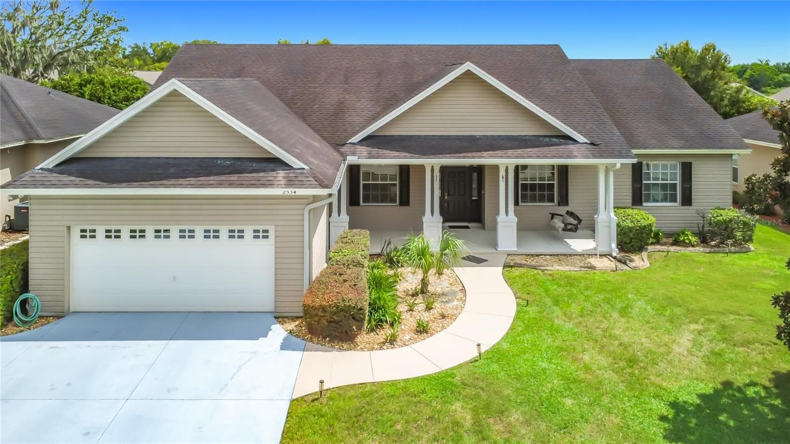 2534 Iris Ann Dr photo 2