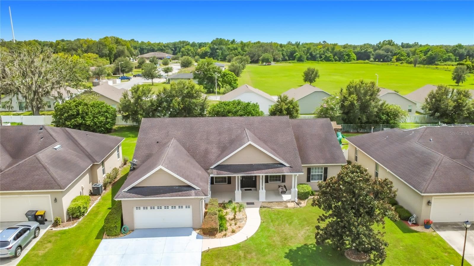 2534 Iris Ann Dr photo 3