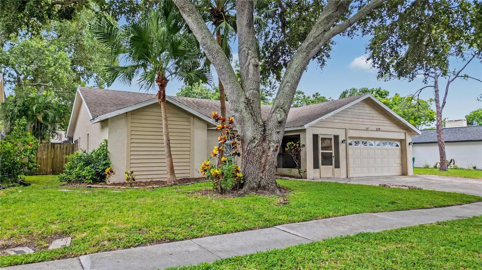 2179 Cypress Point Dr N photo 3