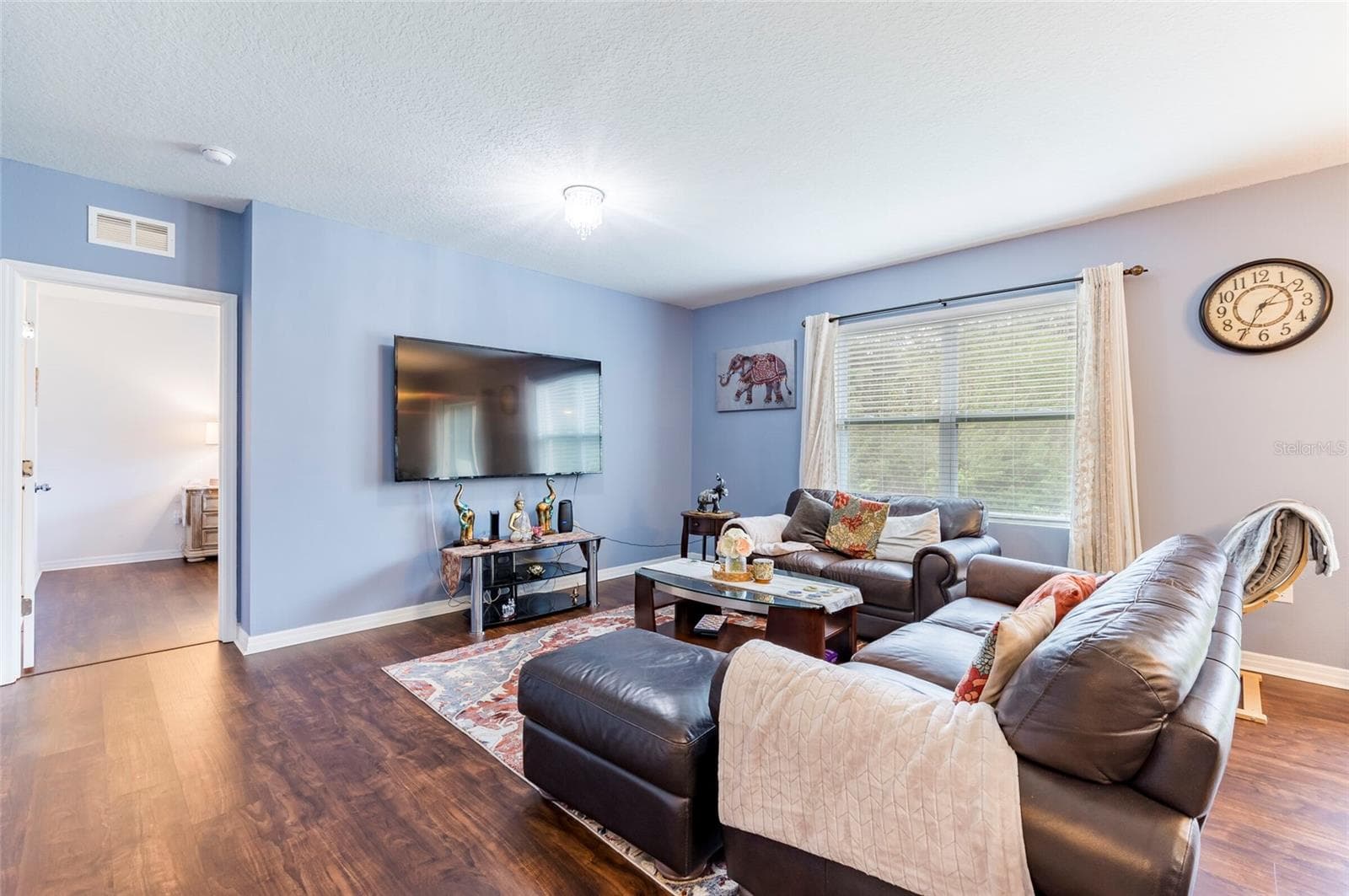 4162 Roberta Dr photo 4