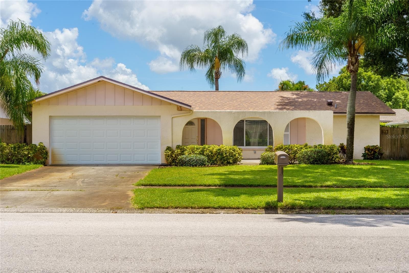 2419 Timbercrest Cir W photo 3