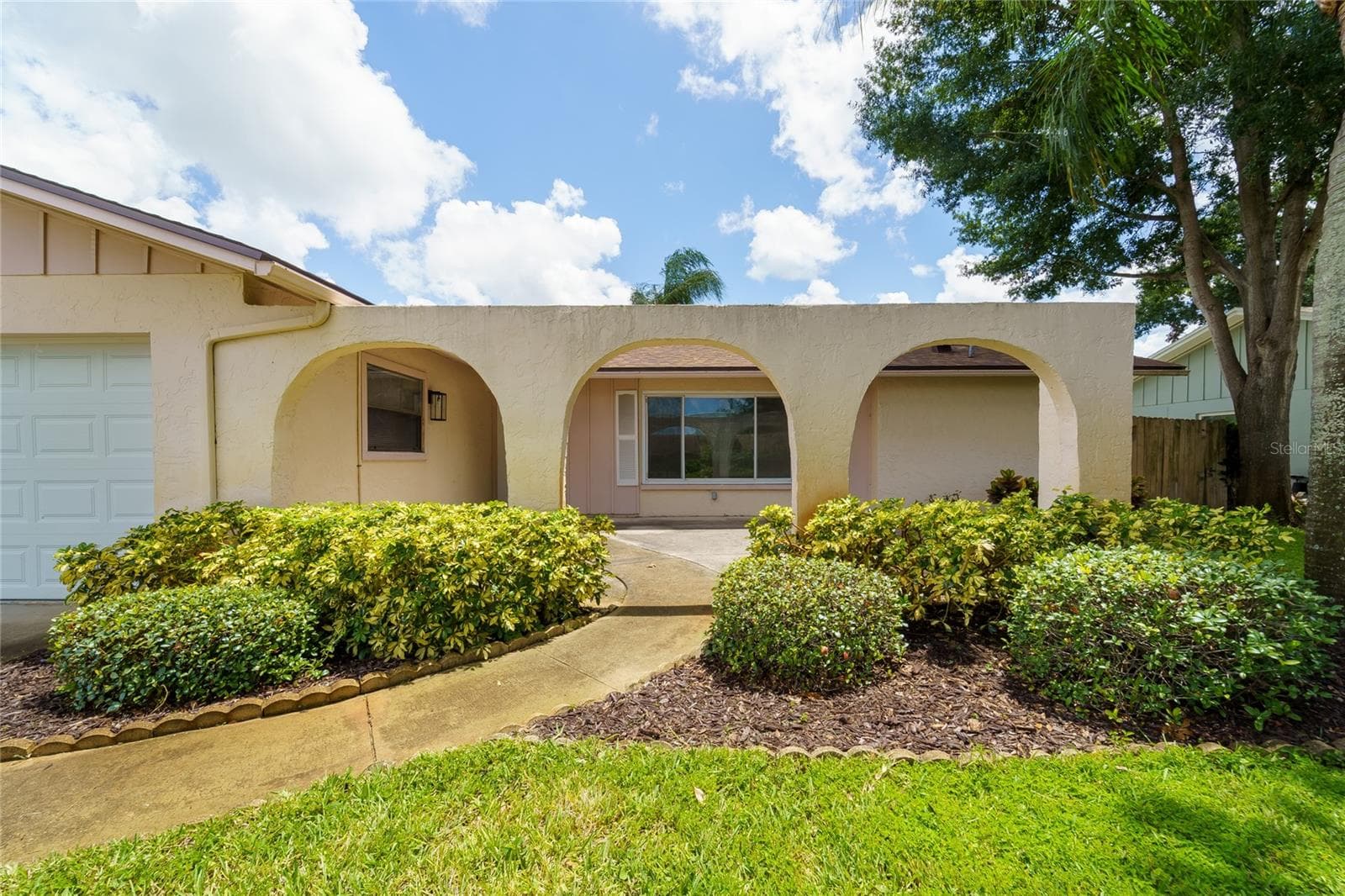 2419 Timbercrest Cir W photo 4