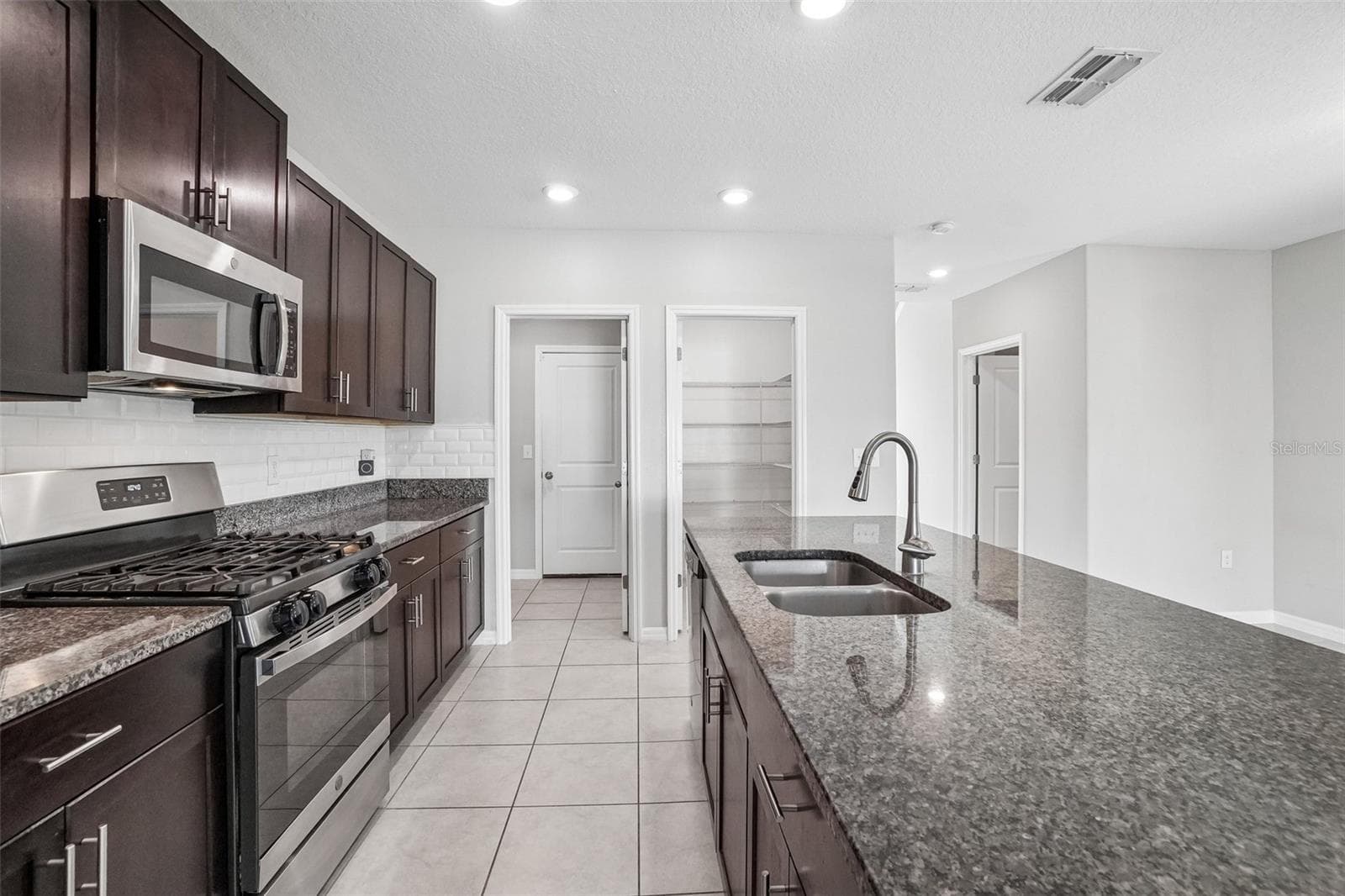 9663 Channing Hill Dr photo 4
