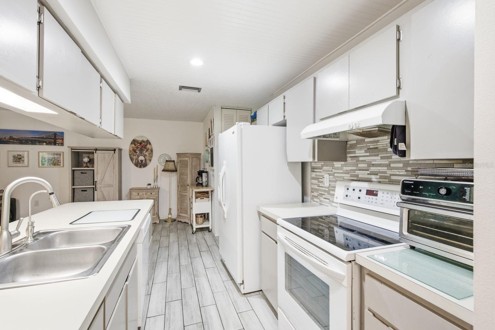 10624 Encino CT photo 2