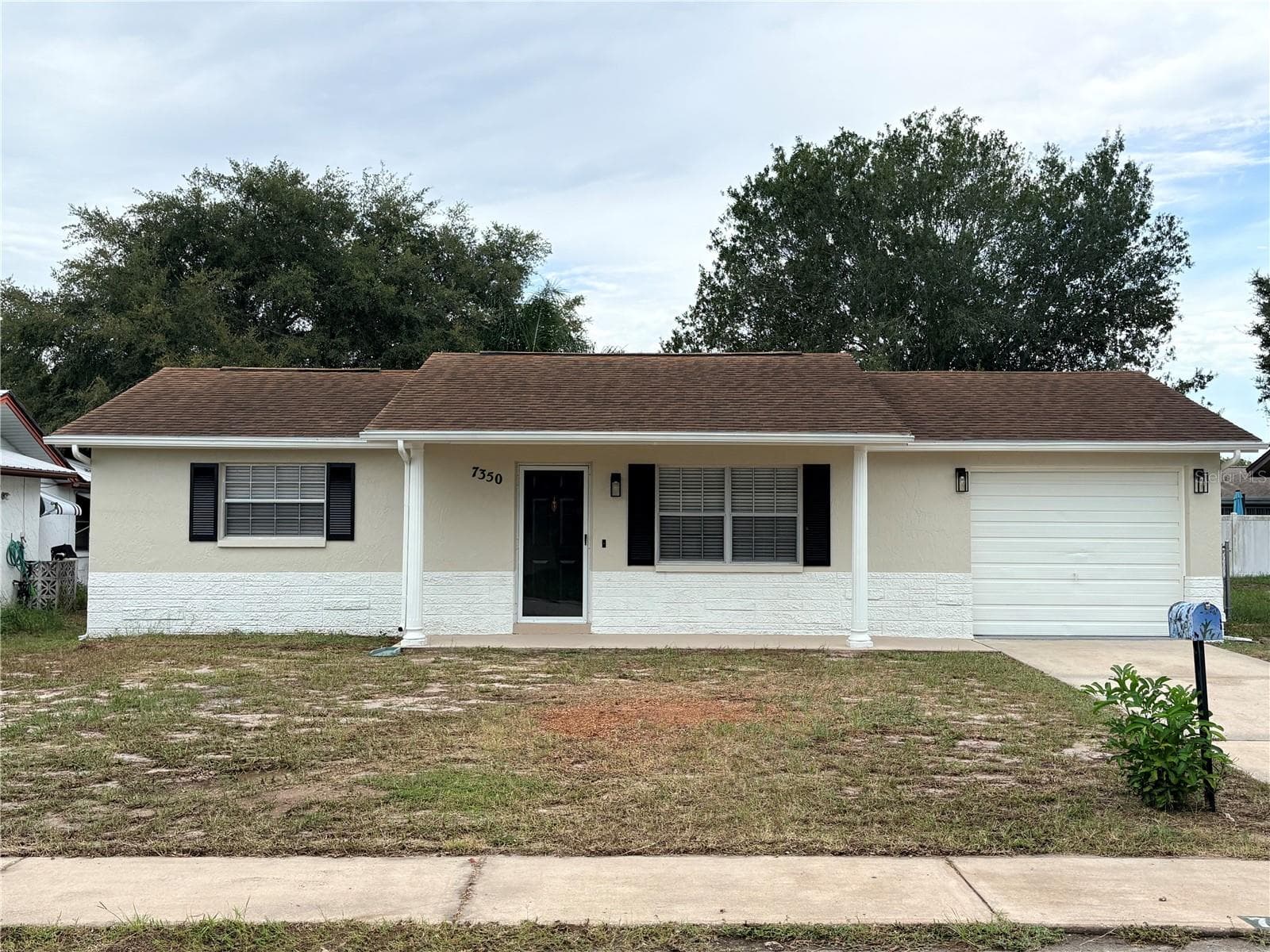 7350 Fairfax Dr photo 2