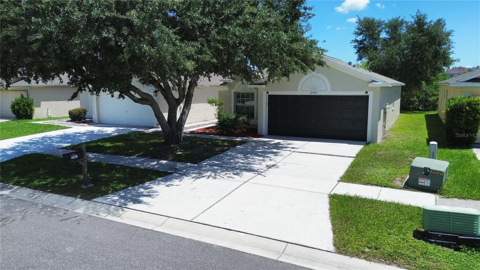 12922 Fieldmoor CT photo 2