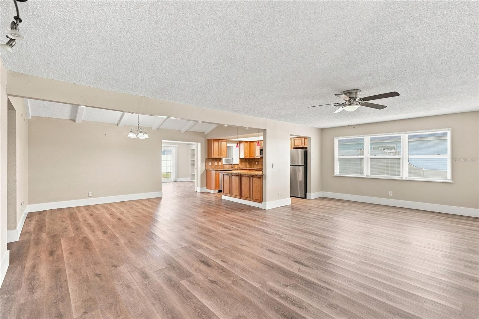 13691 Serena Dr photo 4