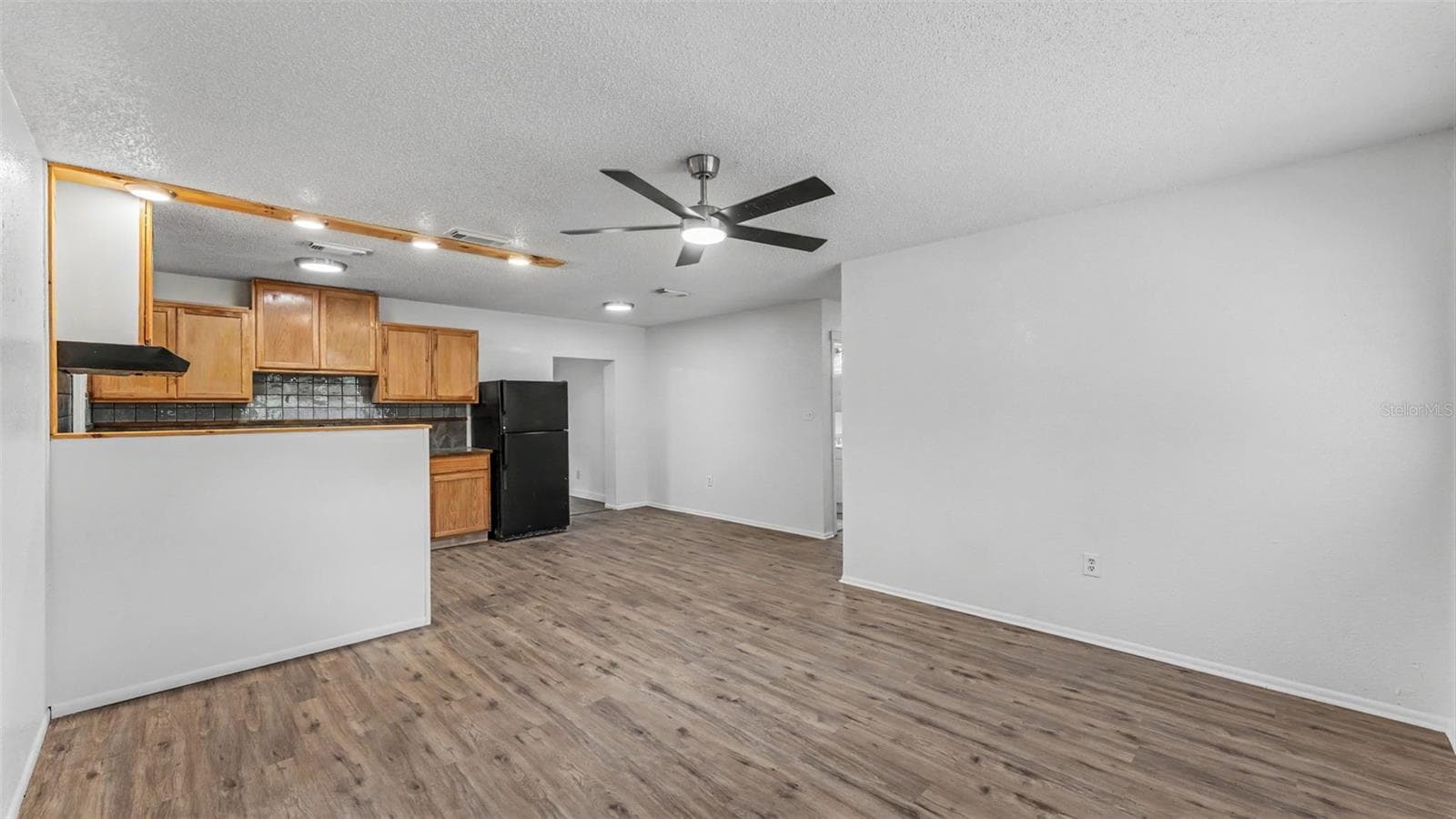 5039 Layton Ln photo 3