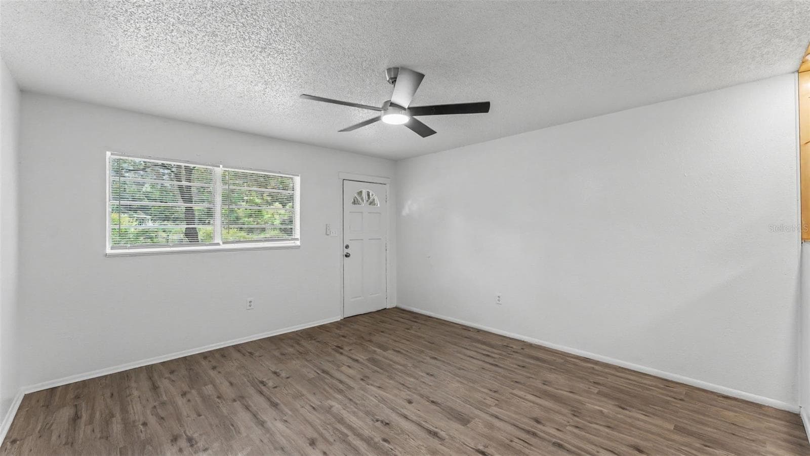 5039 Layton Ln photo 4
