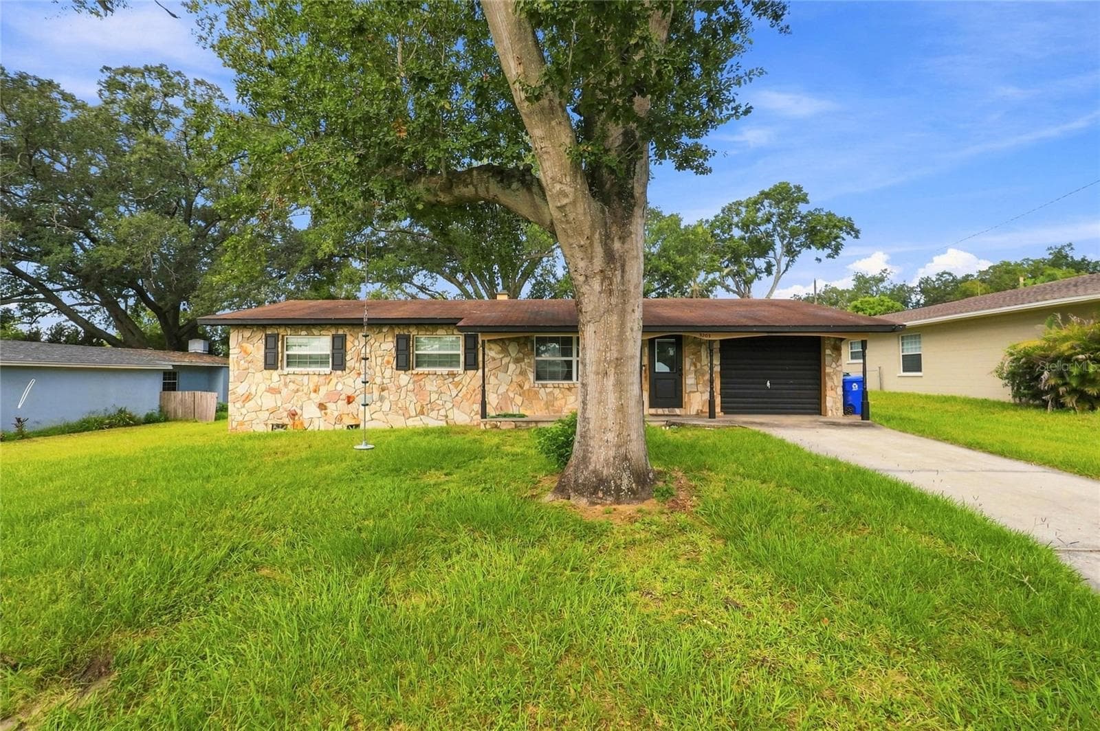 3203 Carleton Cir E photo 2