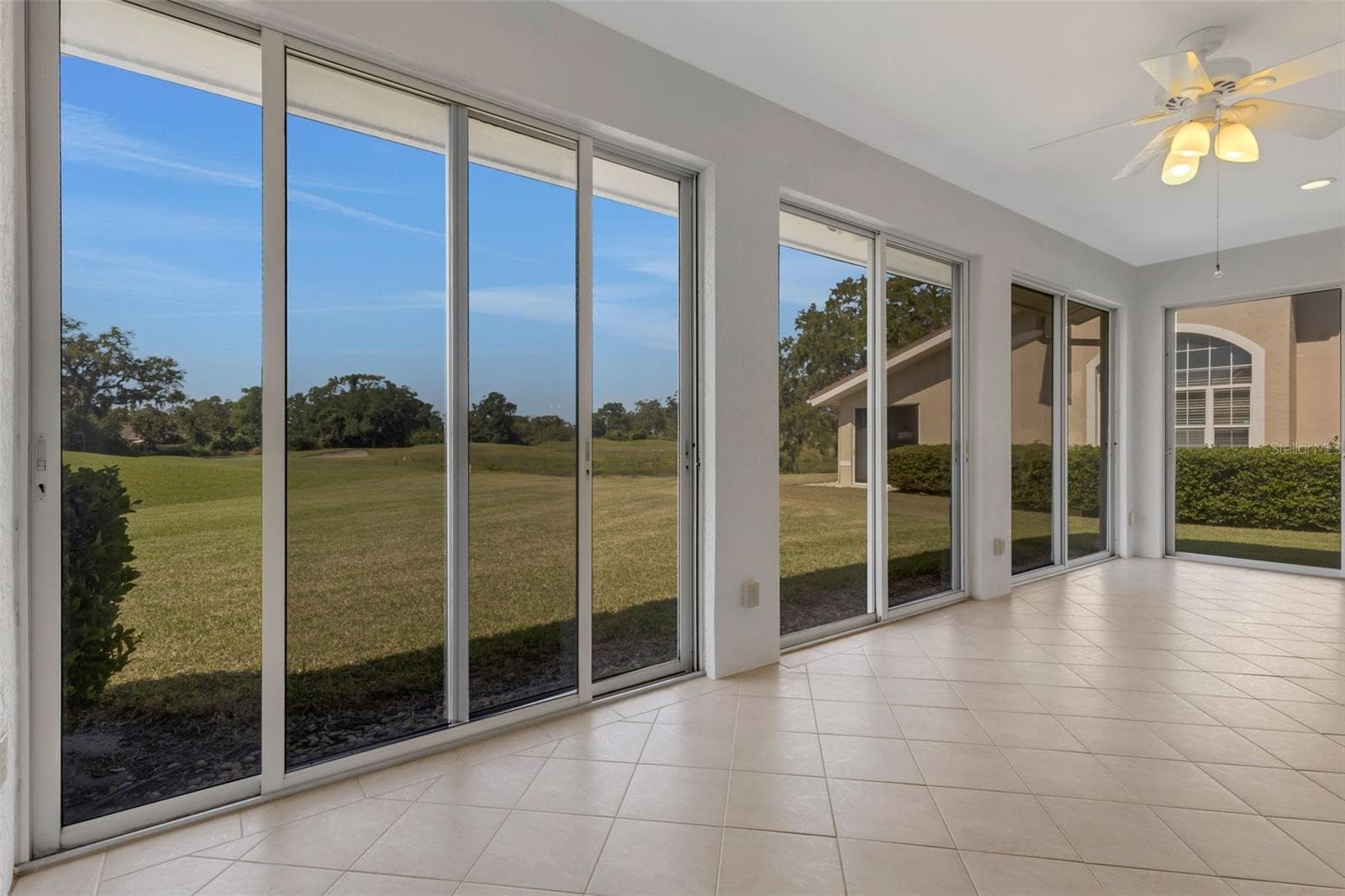 4044 Penshurst Park photo 2