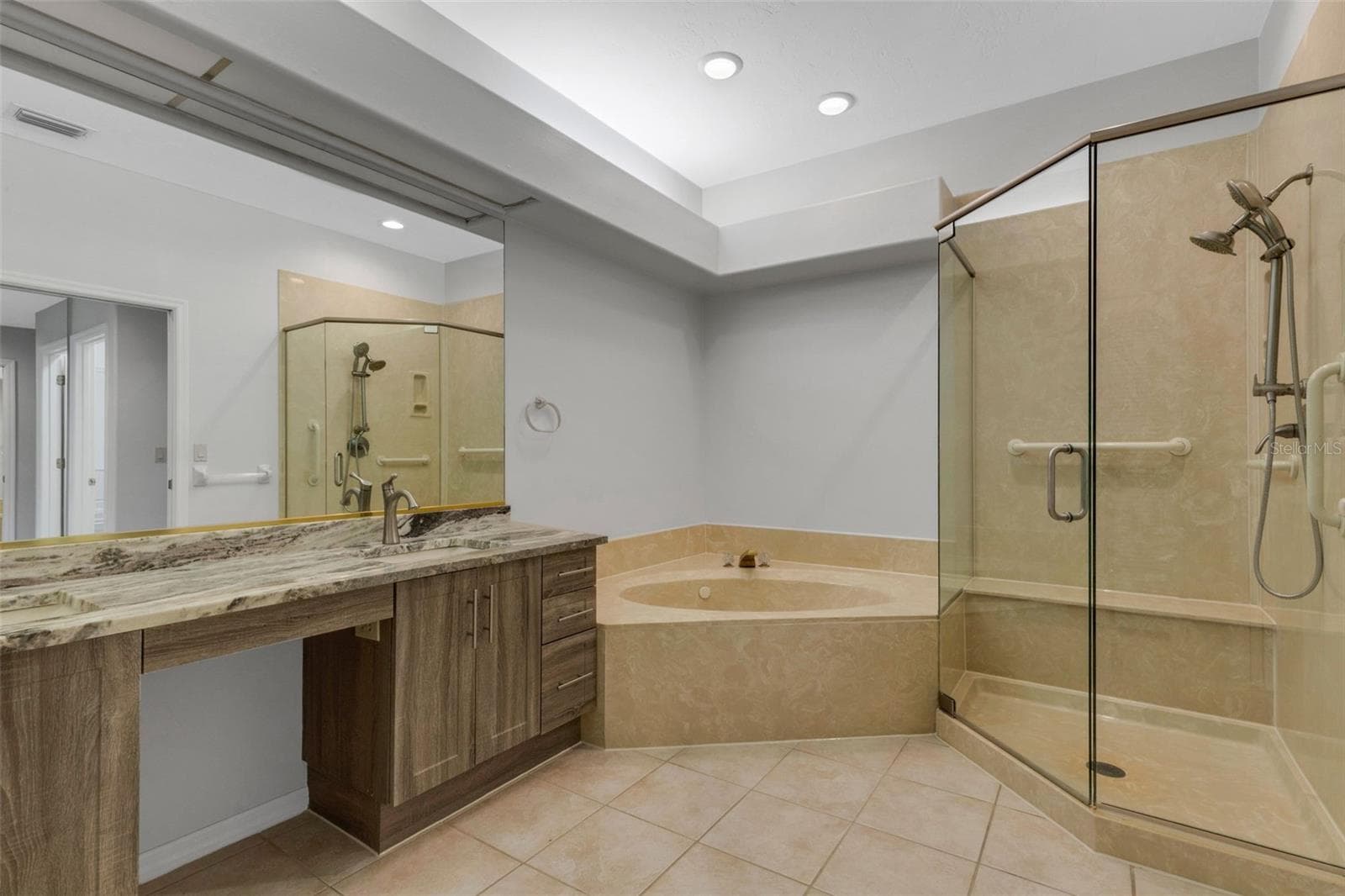 4044 Penshurst Park photo 5
