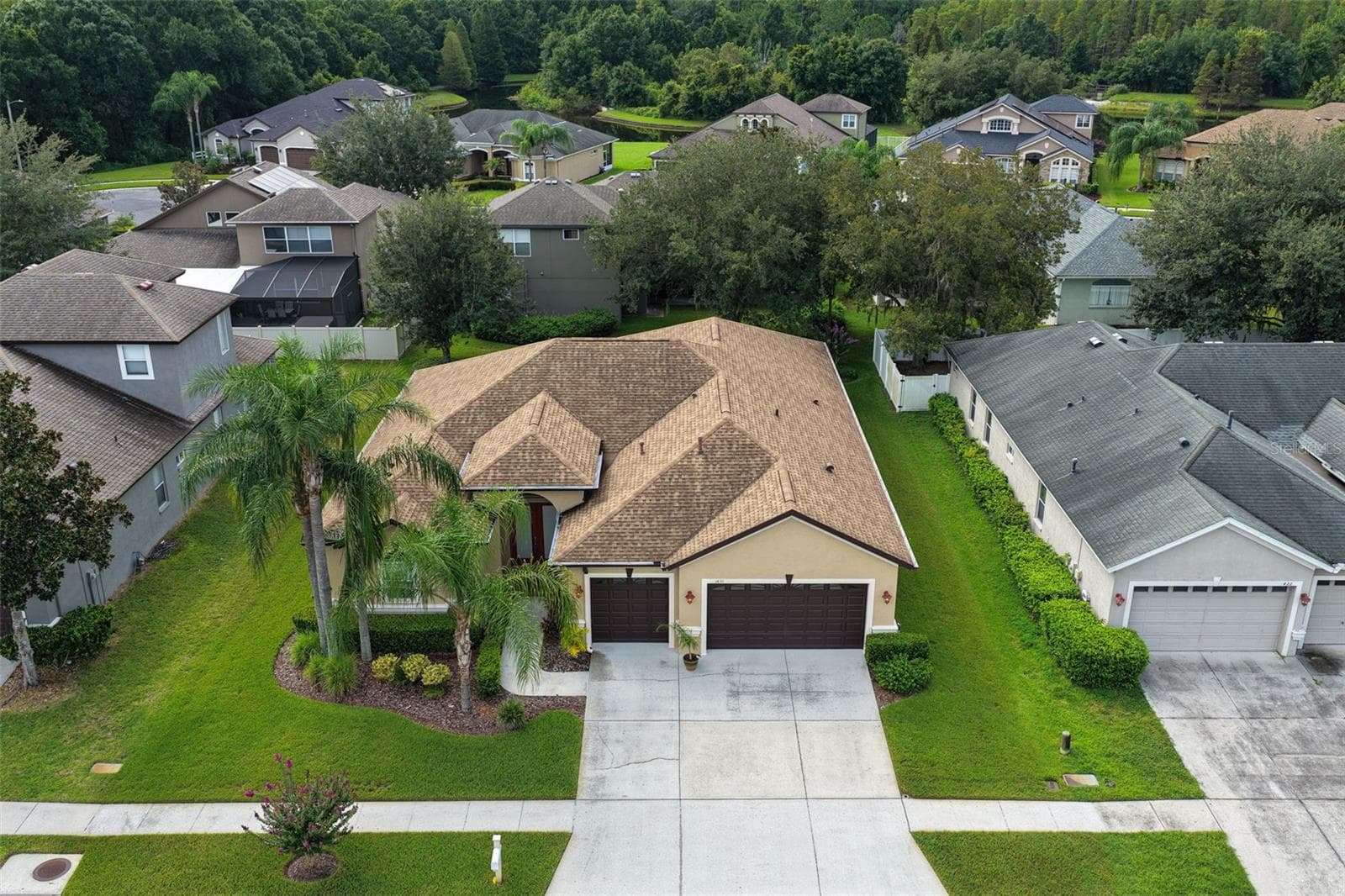 1430 Beaconsfield Dr photo 3