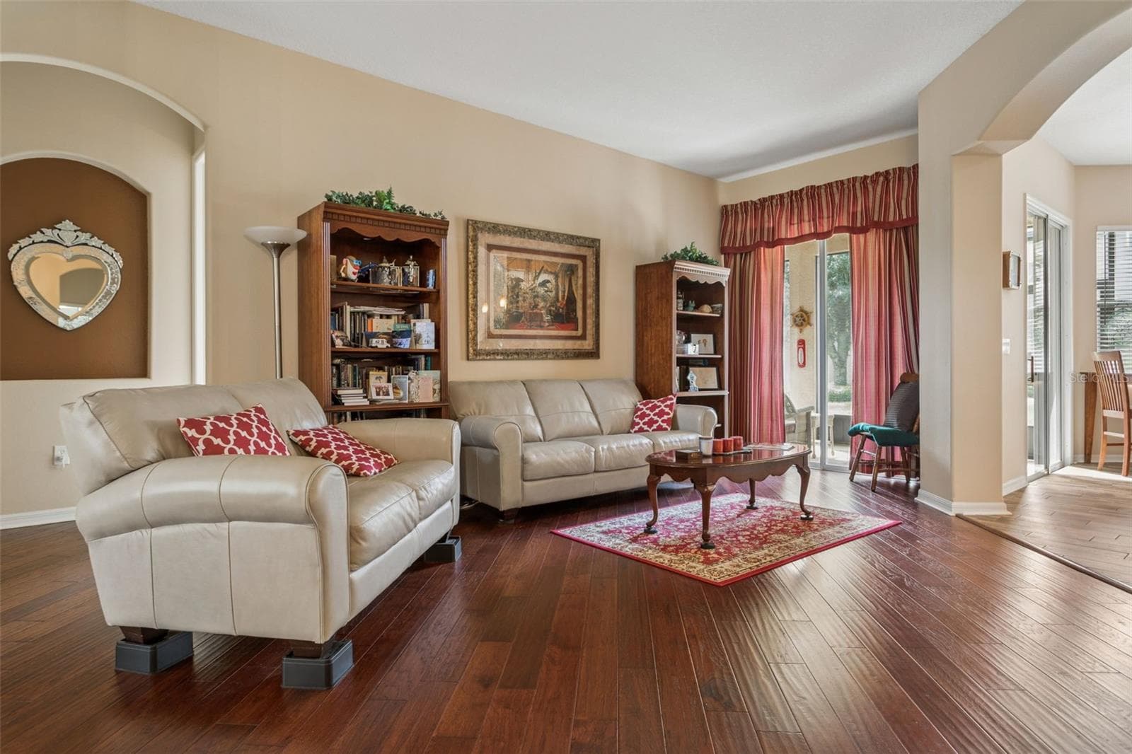 1430 Beaconsfield Dr photo 5