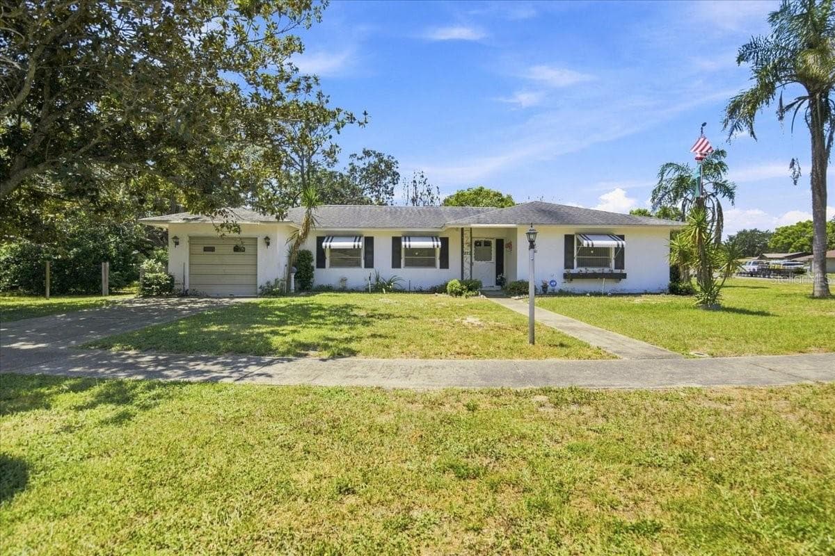 7222 Holiday Dr photo 3
