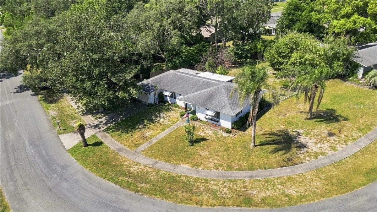 7222 Holiday Dr photo 2