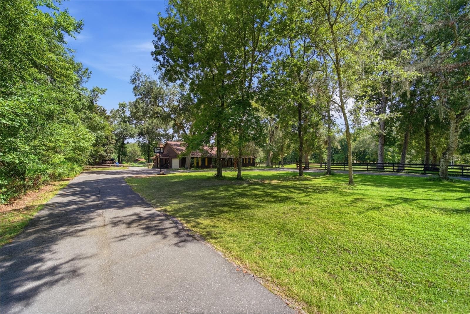 22289 Cheraton Rd photo 2