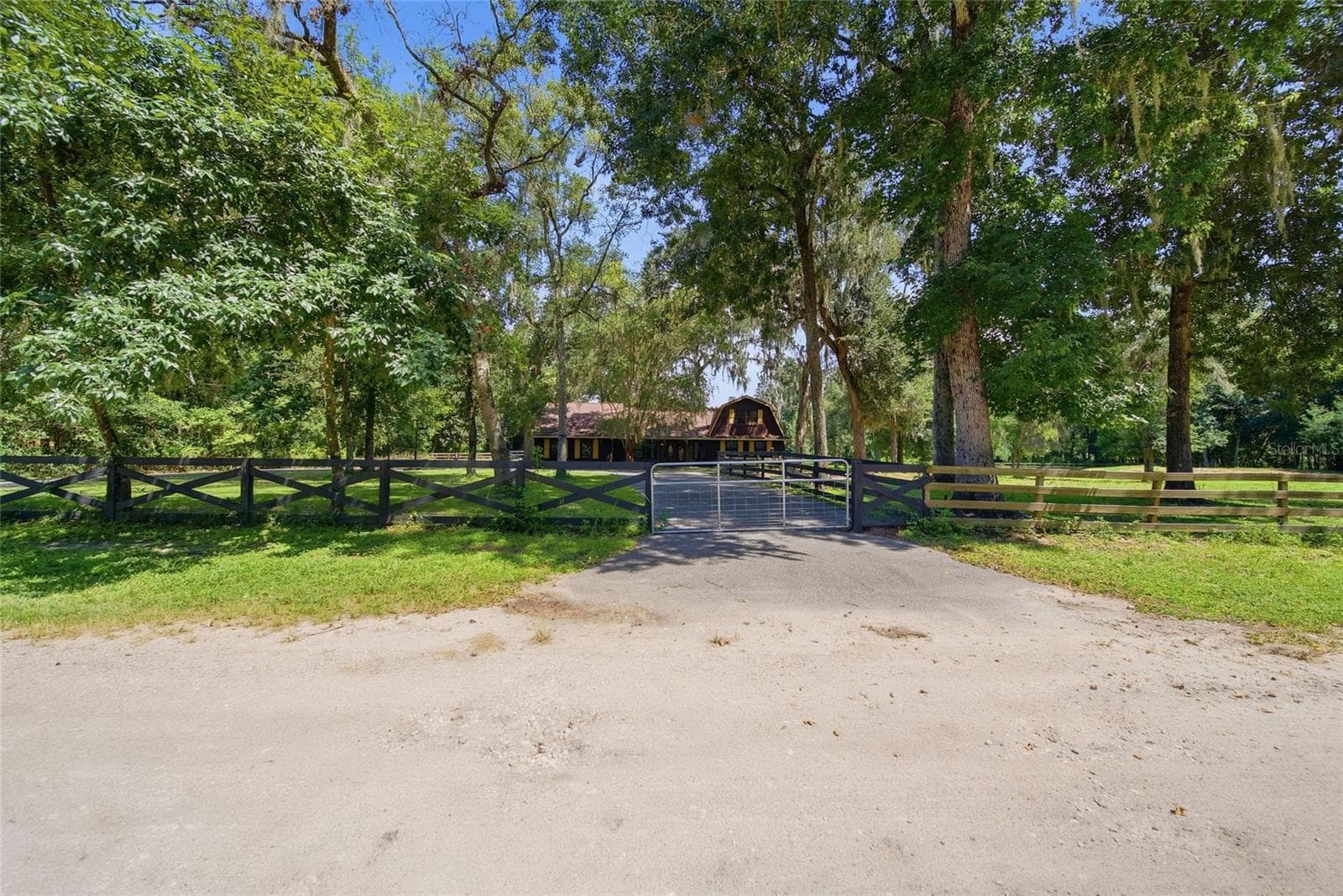 22289 Cheraton Rd photo 3